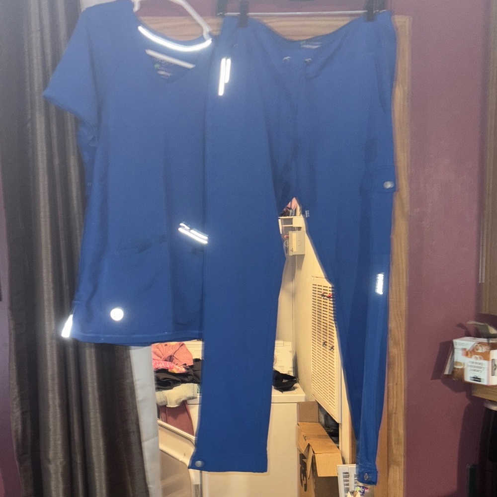 Healing Hands Navy Scrub Set